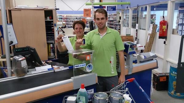Formido_MDM's tweet photo. @Formidoleeuwen heeft de #bouwsteen verdiend! Op de foto de #trotse medewerker Dirk Jan. Super gedaan! http://t.co/B1AbkzRvPU