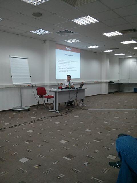 DataArt_Dev's tweet image. Саша Османов из #dataart #voronezh  выступает #DevConf2013