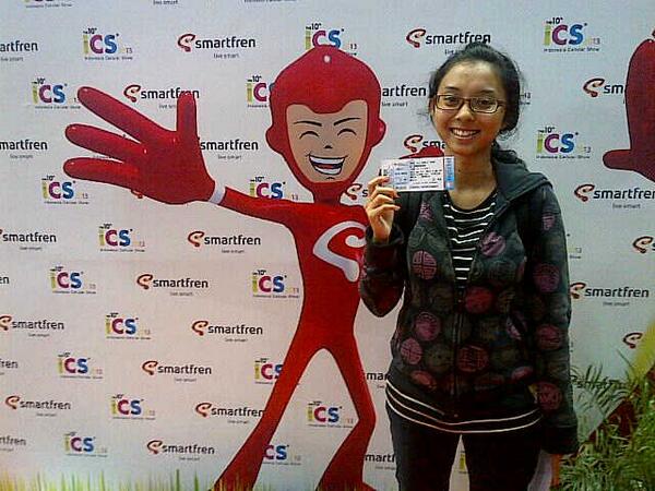 smartfrenworld's tweet photo. Ayo2 yang belum dateng buat ngambil tiket #SFGDRAGON ditunggu setengah jam lagi ya di #SmartfrenICS http://t.co/maI7K16pYP