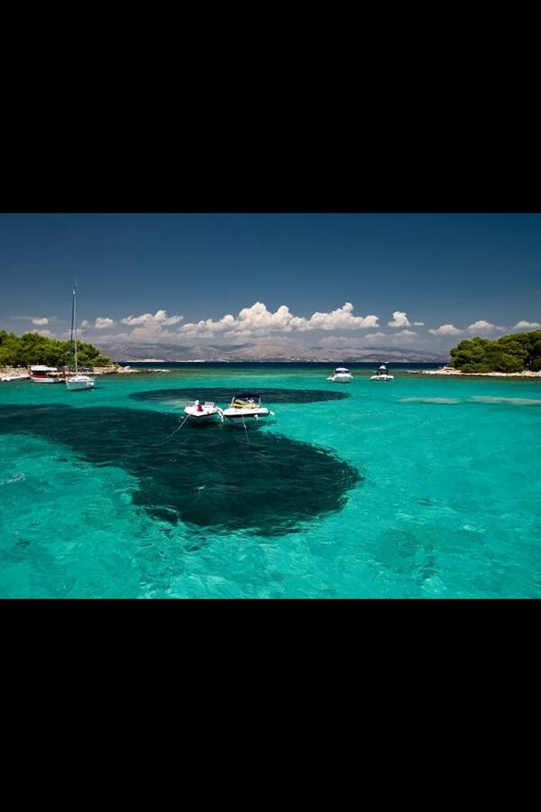 miriamoconnoro's tweet photo. Three weeks....☀👙🍦🍸☀ http://t.co/2B60VxzTky
