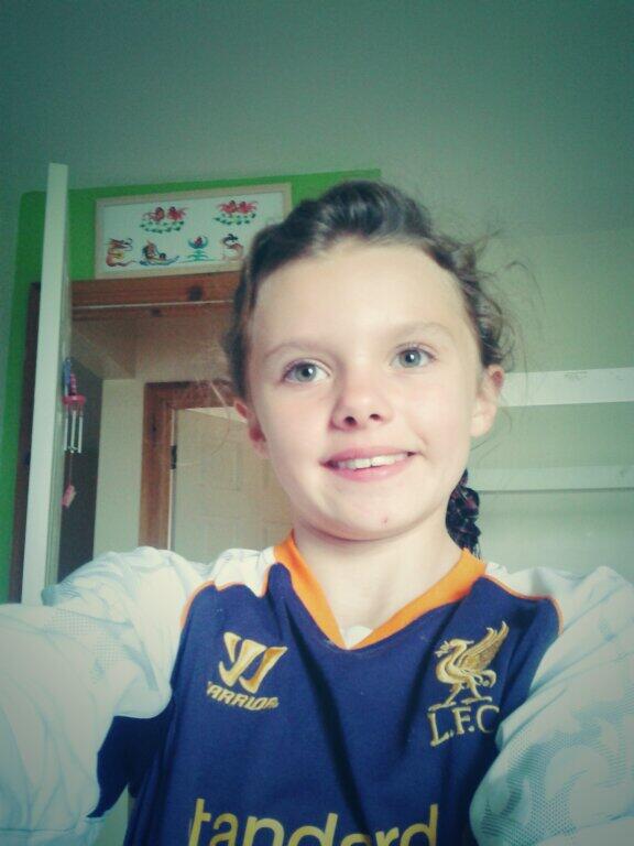 DirectionerEG's tweet image. Me in my new liverpool kit :-)