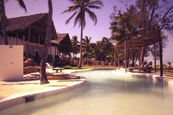 anyfriendofours's tweet photo. This week's #FridayFavourite: a secluded beach house in Zanzibar. http://t.co/lmyomhGRKo #AFOOfavourites #travel http://t.co/9Ul4KVemQs