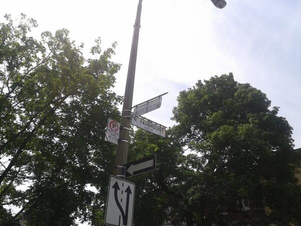 Bootfailure's tweet image. en temps que fan de @Franpeuple qui se respecte, je me devais de prendre cette photo quand l&apos;occasion s&apos;y est prètée