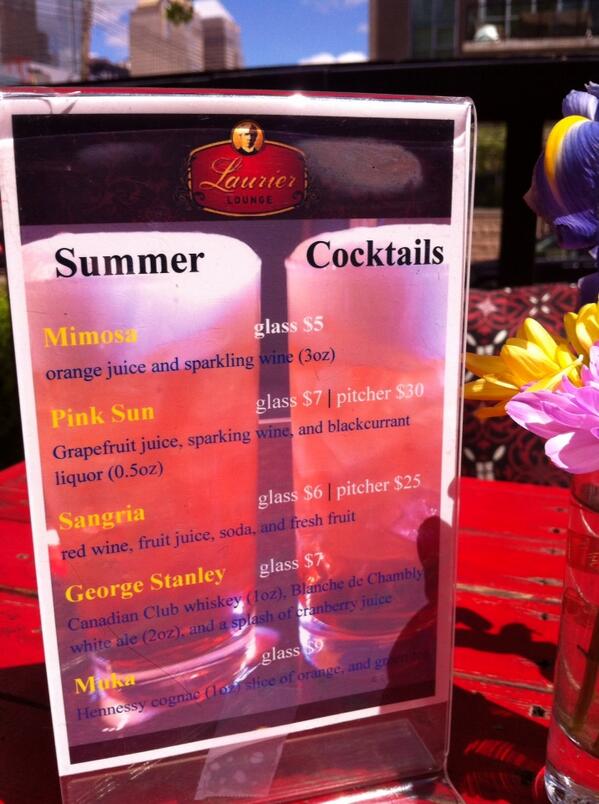 LaurierLounge's tweet photo. Nothing Wrong With having couples drink on a Friday lunch ! http://t.co/Qcw1GcH4ym