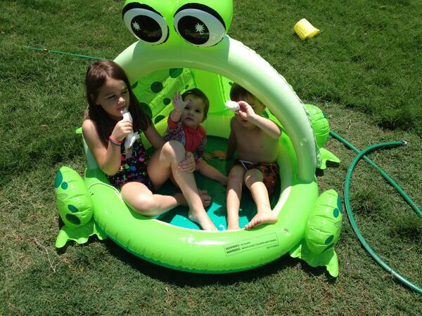 MrsJSteward's tweet photo. Both big kids wanted to join Lorelai for her first time in the splash pool. #sardines#peasinapod http://t.co/do6oUgIolr