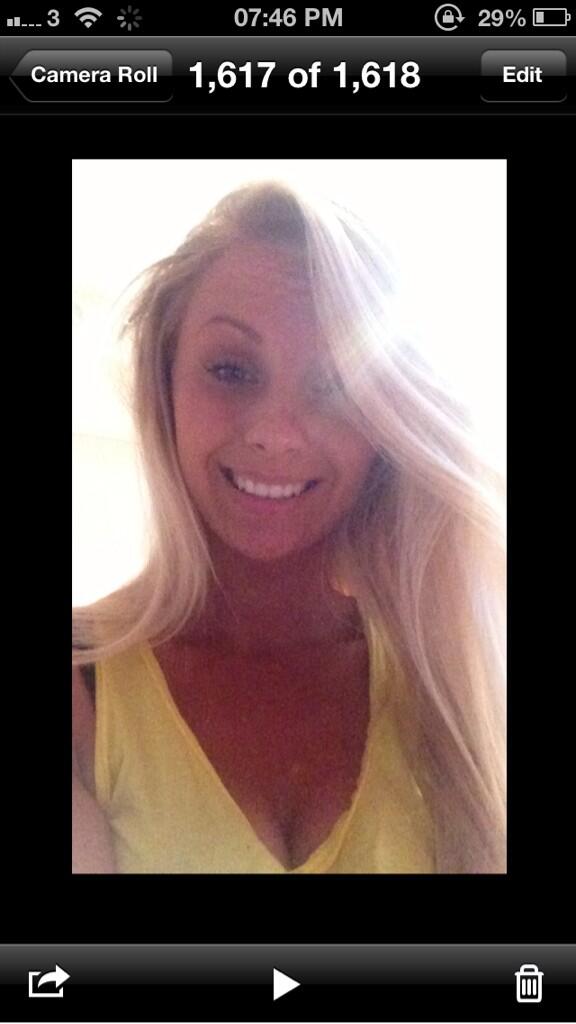 daniellegrimsto's tweet image. Boring night in #hatebeingalone