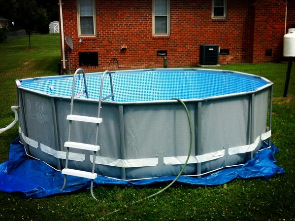 amber_katryna's tweet image. Just filling up my poolll 🏊👙👏😁 #hellosummertime ☀