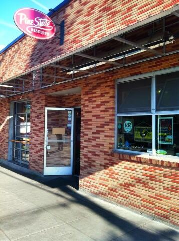 Devin_Eskew's tweet image. Introducing @KaiPorterFOX12 to one of my favorite places tonight. #workdate