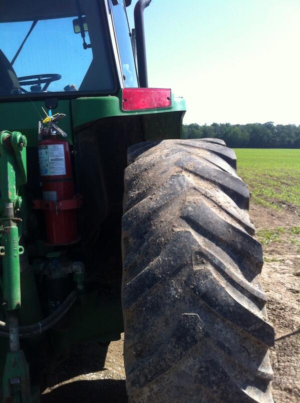 Lummer18's tweet image. Need new tires
