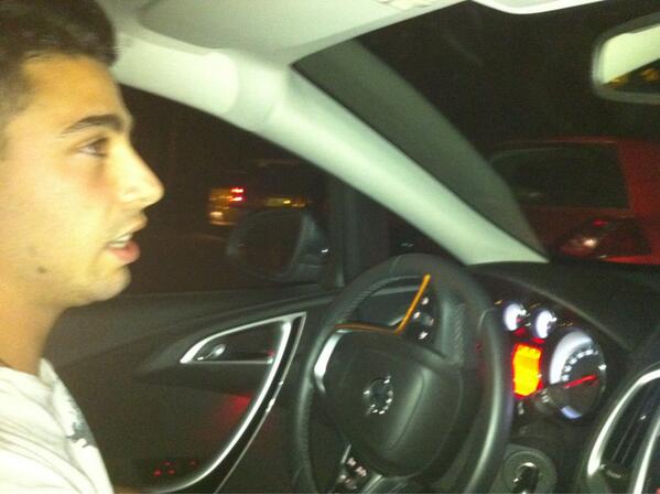 rodritxino's tweet photo. @JaviloRuiz jabobii jabibuuu astra gti turbo http://t.co/GDgE0PAWAi