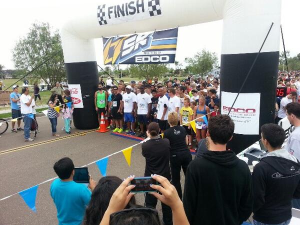 sandiegosports's tweet image. #Chargers LaDainian Tomlinson at the starting line of the LT 5k at Liberty Station.