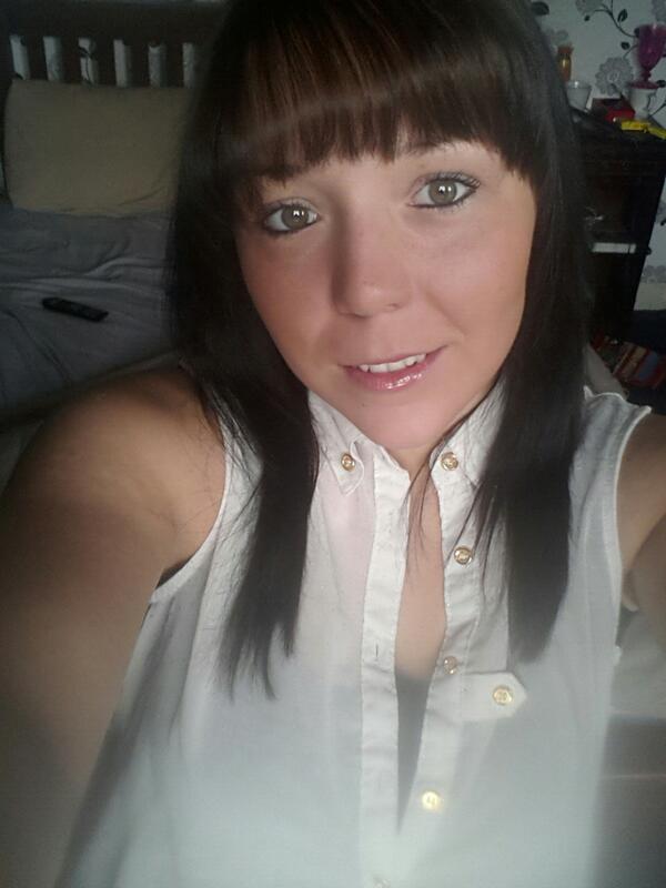 Billliejoleen's tweet photo. Finally got it sitting right @Steffii_Smiith have you got your phone back? Xx http://t.co/zdhIQMe9MQ