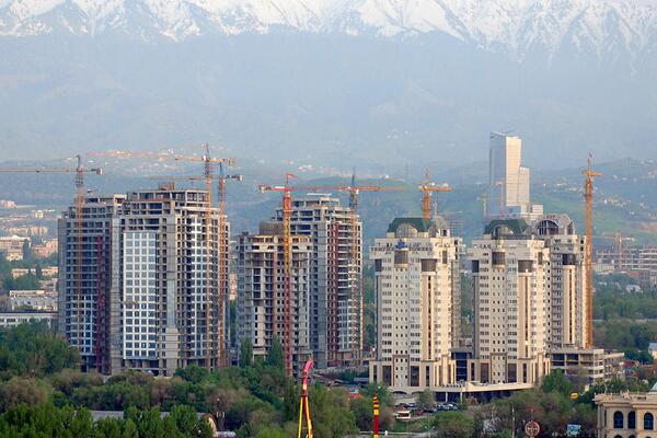 казахстан столица алматы. алма ата горы. озеро сайран в алматы. казахстан алматы акимат. казахстан столица алматы.