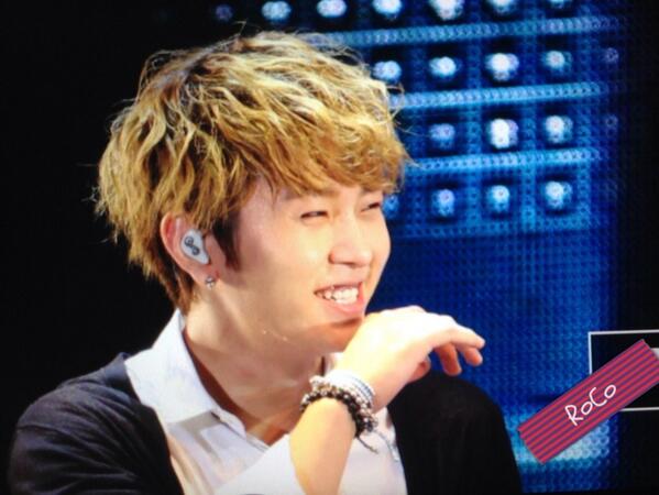 아이뻐"@junhyungnet: RT <a href="/Roco_lolli/">롤리</a>: 웃는거방 에구 신나쪈.. ㅠㅠ "