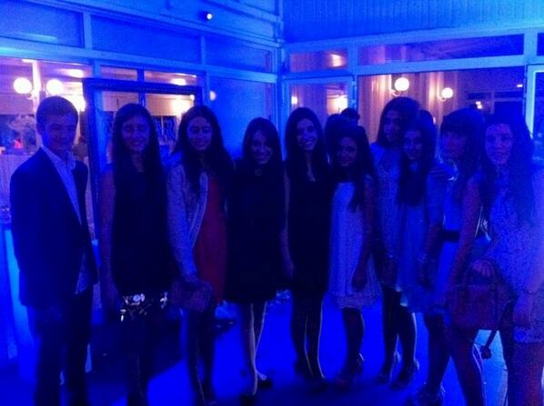 diana4v's tweet photo. 😘 @adoraperez_16 , @Alba_Alcaraz , @cfpuchol , @leyre_prez , @maria__alcaraz , @maria_vaalero , @SinRumboVoy http://t.co/vJbmXFNKBn