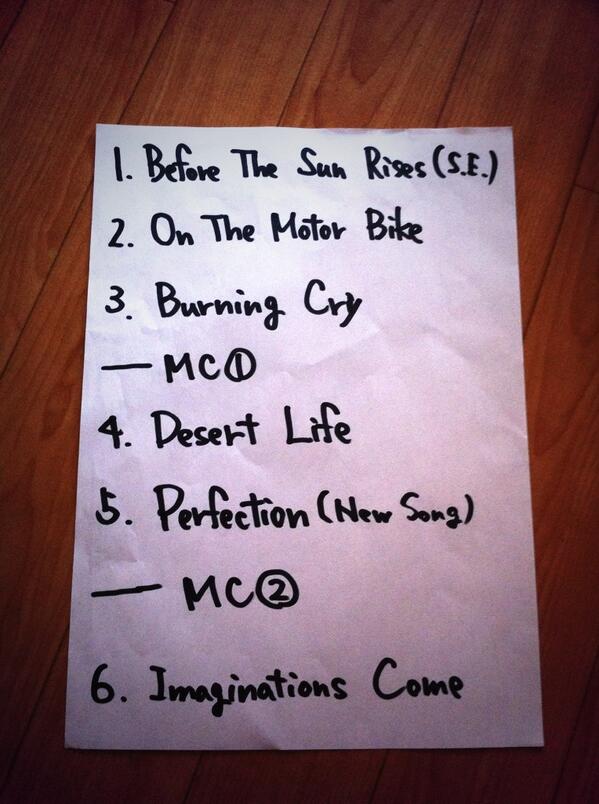 昨日のライヴにご来場下った皆様ありがとうございました！速くてクサめな新曲は如何でしたか？今後も様々な事を企んでいますのでお楽しみに。またお会いしましょう(^-^)/