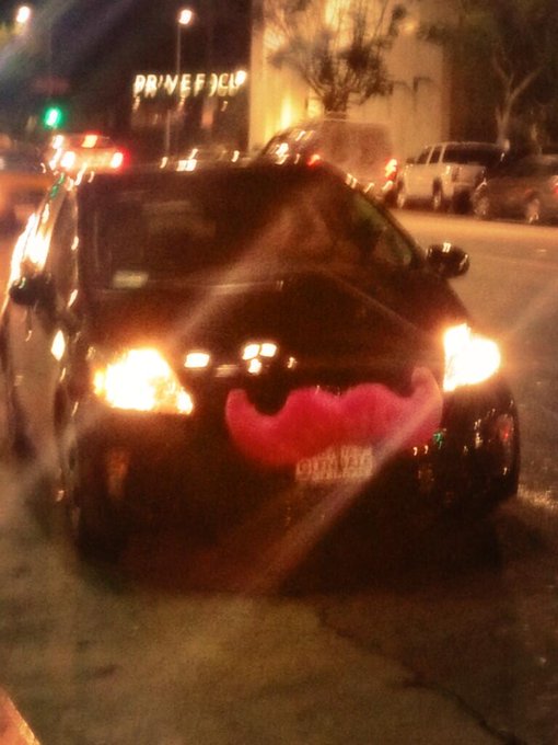 They have cabs with mustaches in LA?! #amazing #funny #Moustache *giggles* http://t.co/vxbzW8rDCb