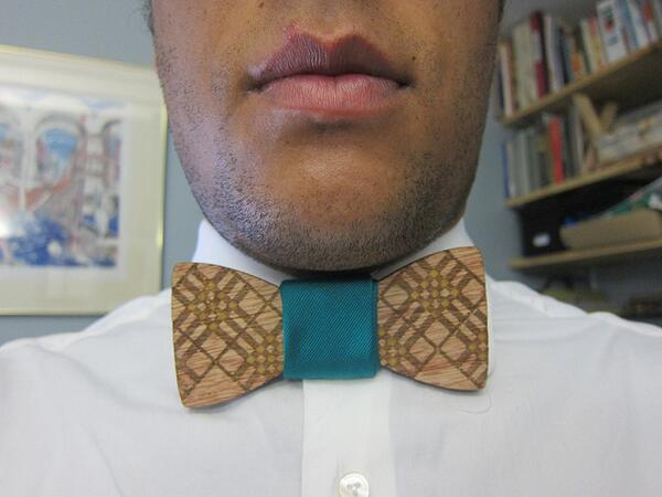 mrjlab's tweet photo. Recently finished a wooden bowtie. I like it but I think the ones from @TwoGuysBowTies are more impressive. http://t.co/spsR8smXK8