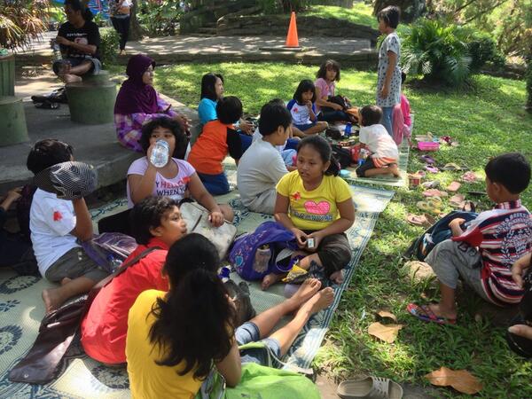 Goodbook_ID's tweet photo. Akhirnya sampai di tempat istirahat:) http://t.co/k48P7HFLSf