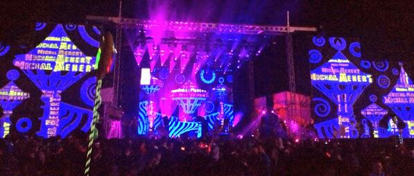 Life_B_Electric's tweet photo. @michalmenert grooving with his stellar hip hop beats at Tripolee! http://t.co/H2omS3X6Fv