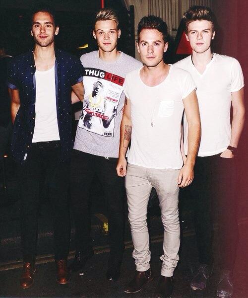 LawsonAdamsTH's tweet photo. Morning! Pre order Brokenhearted by Lawson here! http://t.co/uoPDd0PzsA #UltimateLawsonFollowFriday http://t.co/SdWgJgsJRn