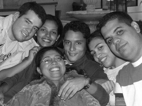 holygracecs's tweet photo. Última clase #spss en @posgradofheluz @danielaart @Montixx @guserrez diana yadira y Gabriel #Díadelperiodista http://t.co/JFfvoWUAxx
