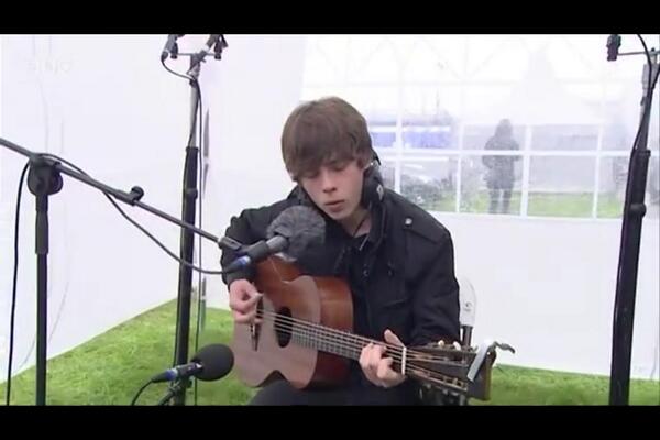 bbcglasto's tweet photo. That @JakeBugg is currently live on @BBCRadio2 http://t.co/ueBVJHVVHE