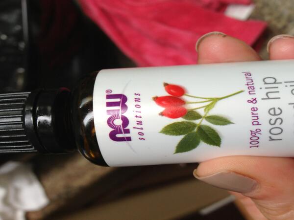 BL_Int_LLC's tweet image. Natural wrinkle remedy: High Vibe Style. Rose Hip Seed Oil, under $15! Shh beauty secret, now go tell ALL!