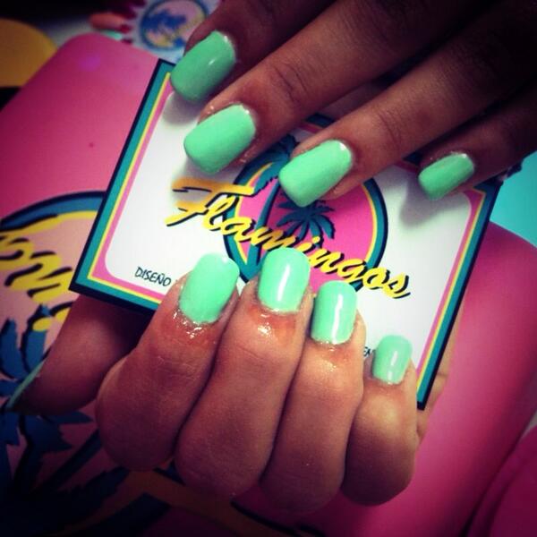 Flamingos_Store's tweet photo. Uñas permanentes! Por 15€ tendrás las uñas perfectas durante 2 semanas!!! http://t.co/t6yJA8eCjL