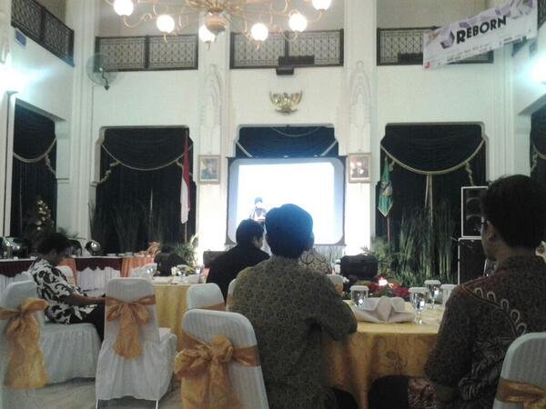 2013_reborn's tweet photo. Selanjutnya ada sambutan dari perwakilan Gubernur Jawa Barat http://t.co/XmH7y7vB9V