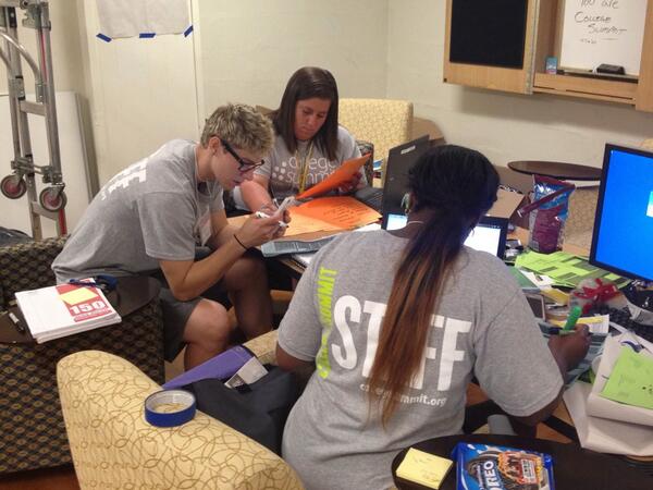 collegesummitwv's tweet image. Our workshop staff is hard at work this morning! #CSWS13