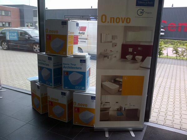 ewalddams's tweet image. Vanmiddag presentatie @VilleroyandBoch geplaatst bij #badinbeeld #bademotie zwolle! Morgen #Opendag  #komtdatzien