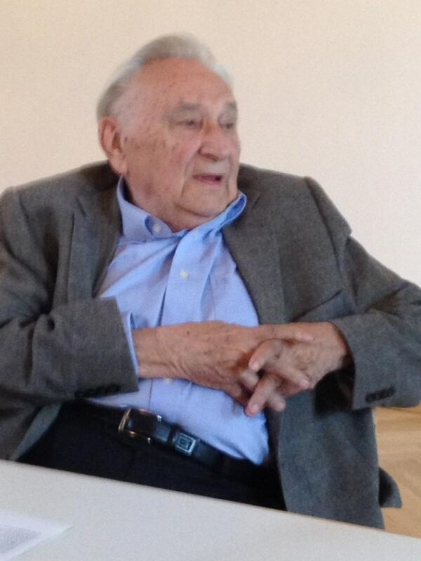 EATutzing tweet media