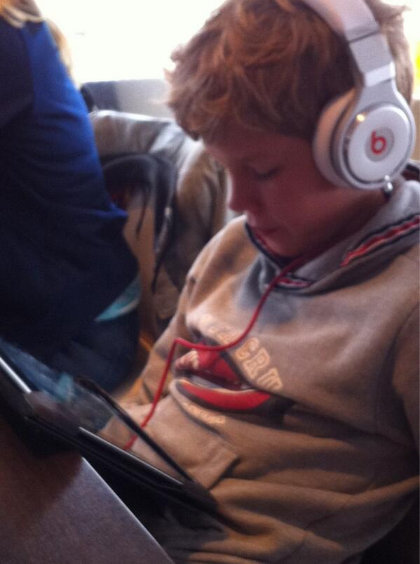 H_Spits's tweet photo. Wachten op de boot met Teije http://t.co/bs4CYOiUIe
