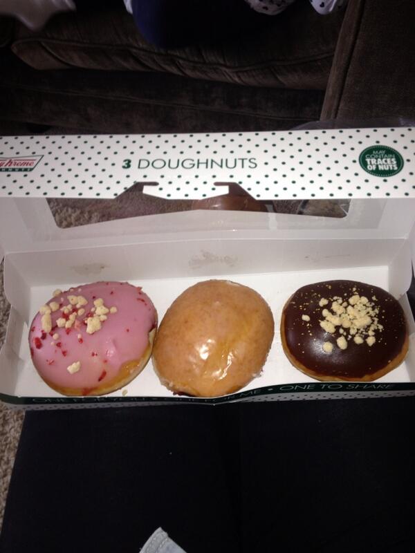 vicstarrrrrr's tweet image. “@chels_lightfoot: One for me, one for @EssexLuke and one for baby! #2forme http://t.co/3Q1CjCxqvb” and which is mine :s