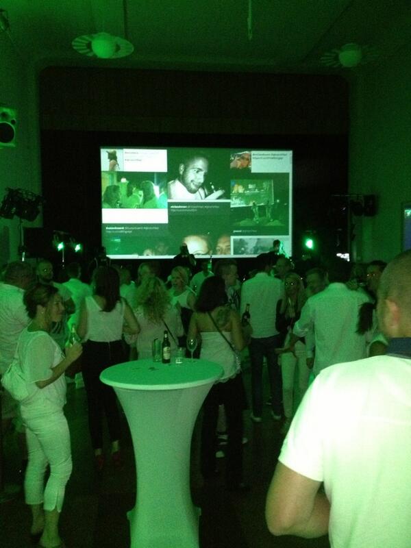 Ponten's tweet photo. Alll-in-band levererar! #qbranchfest http://t.co/0PCKk4N1BE