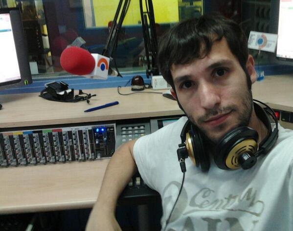 radiodespi's tweet photo. En directe l'@Alexnaranjo a @formula107 amb tota l'actualitat de la música 107.2FM http://t.co/X42vgSOouN http://t.co/LTJD6utLkf
