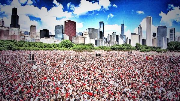 SarahSpain's tweet photo. Great shot!! RT @paytonsun: This is how my city rolls....Best in the world! #chicago #BlackhawksRally #stanleycup http://t.co/t0rrtpZzYx