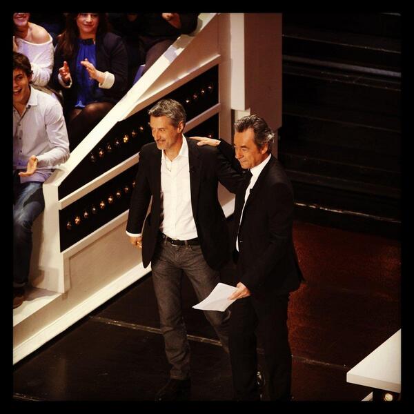 "Je suis venu faire un petit état des lieux" <a href="/antoinedecaune1/">antoinedecaune1</a> rend visite à <a href="/michel_denisot/">Michel Denisot</a> pour la dernière ;) #LGJ