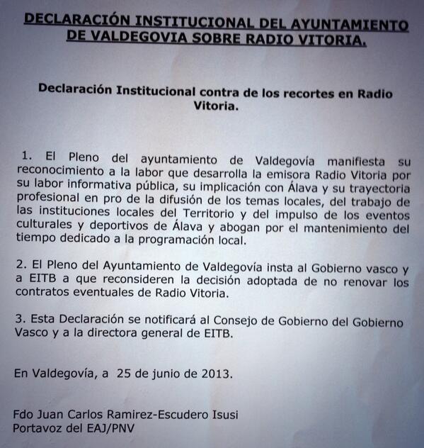alextobillas's tweet photo. @SOSRadioVitoria Escudero (PNV) en el Parlamento os quiere despedir y en Valdegovia presenta esta moción firmada. http://t.co/fkgLZJ3E4t