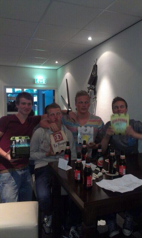 EemdijkA1's tweet photo. @MichaelVeldhuiz publiekslieveling! En niet te vergeten @nielsie44 MVP!! http://t.co/noshS6KCl7