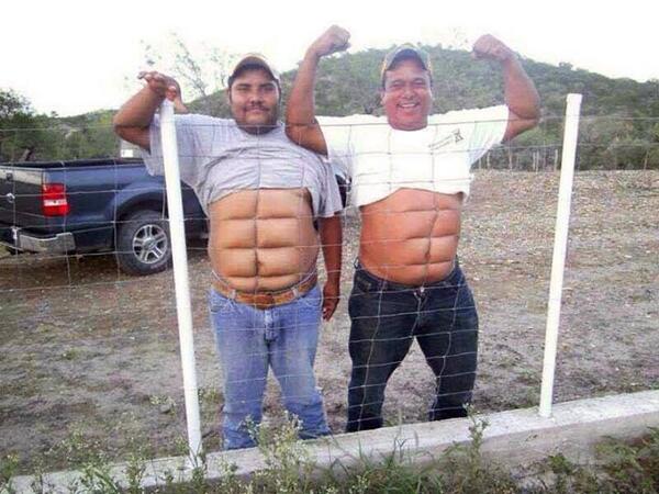 SoledadEmme's tweet photo. Chicas, les regalo foto de @dieguitorandrad y @JulianSaconi recién salidos del gym hoy luego de ejercitar abdominales http://t.co/gTbzbKXHsp