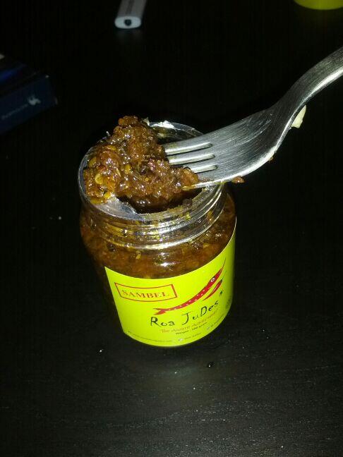 @RoaJuDesReg3 vielen dank!!! kiriman sambel roa judes yg ngidam setengah taun sampe dengan selamaaat!! yeay!!