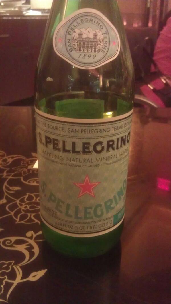 TeamDoenig's tweet photo. #Teamdoenigonsparkling #regularwaterbooooooooh #rungoodsparkling http://t.co/iSxcqHfv2T
