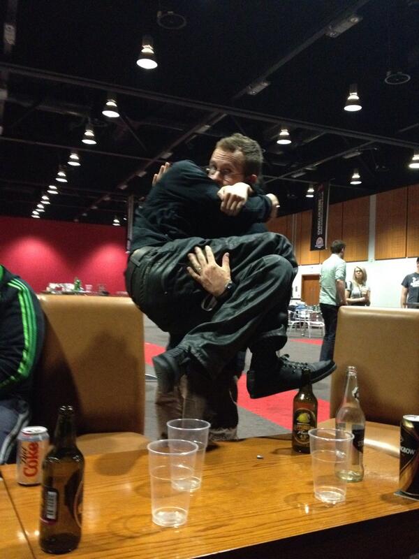 Our little @MUNCHKiN_WR  looking after little <a href="/_vPain/">♪</a> at LAN. Aww