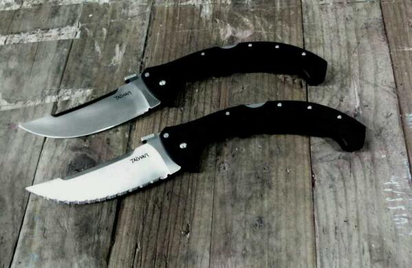 RubyTheWolf1501's tweet image. @DangerousWitch2 * smiles deviously, running finger along blade. * I despise the human race. Should be eradicated.