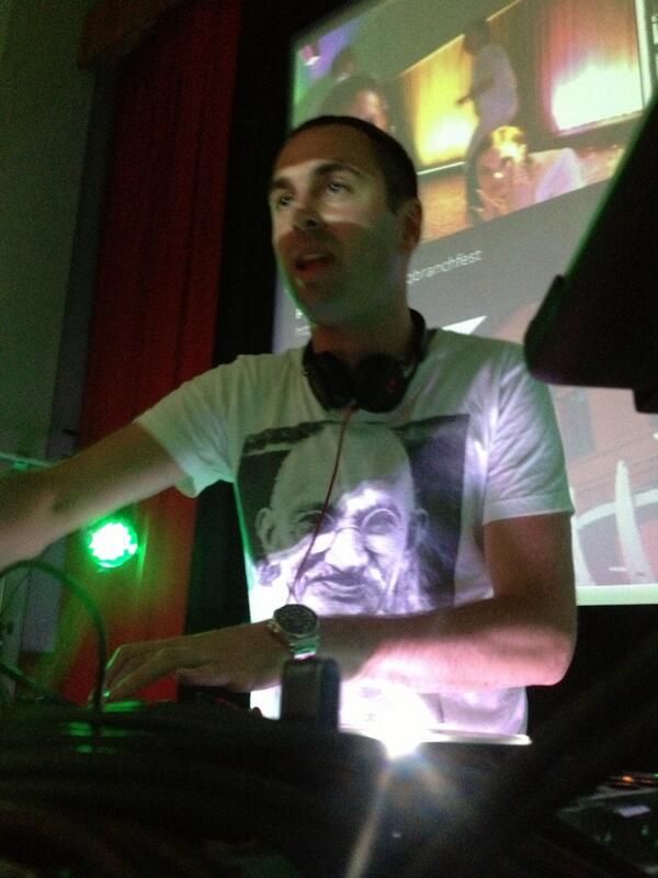 Ponten's tweet photo. Teri Henri rules!  #qbranchfest http://t.co/deyAKyMK2t