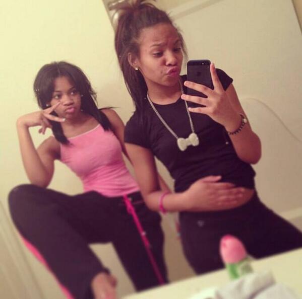 ___paigeee's tweet photo. us chilling http://t.co/AaIdaraTKR