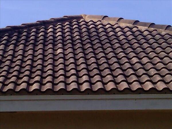 CPMSINC's tweet image. Roof before Chemical cleaning