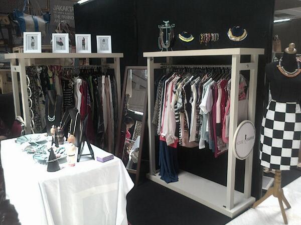 Accessarie's tweet photo. Girls, please visit our booth at @UIFASHIONWEEK today &amp; tomorrow at Kota Kasablanka.. http://t.co/NItODUZXj1